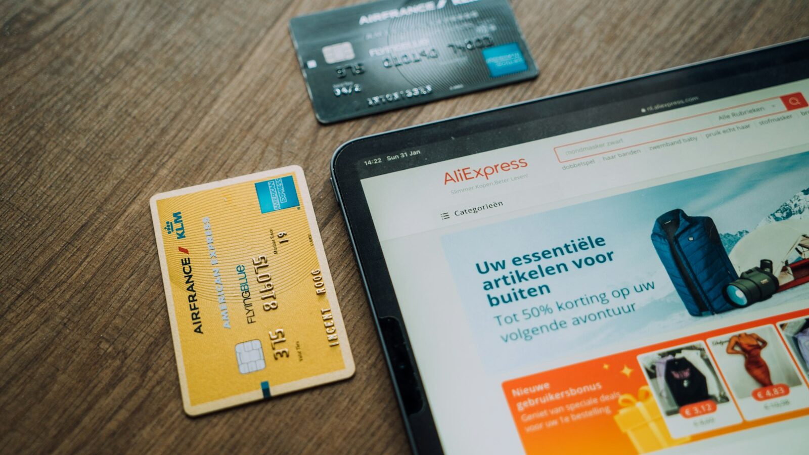 Using Cashback and Price-Comparison Apps