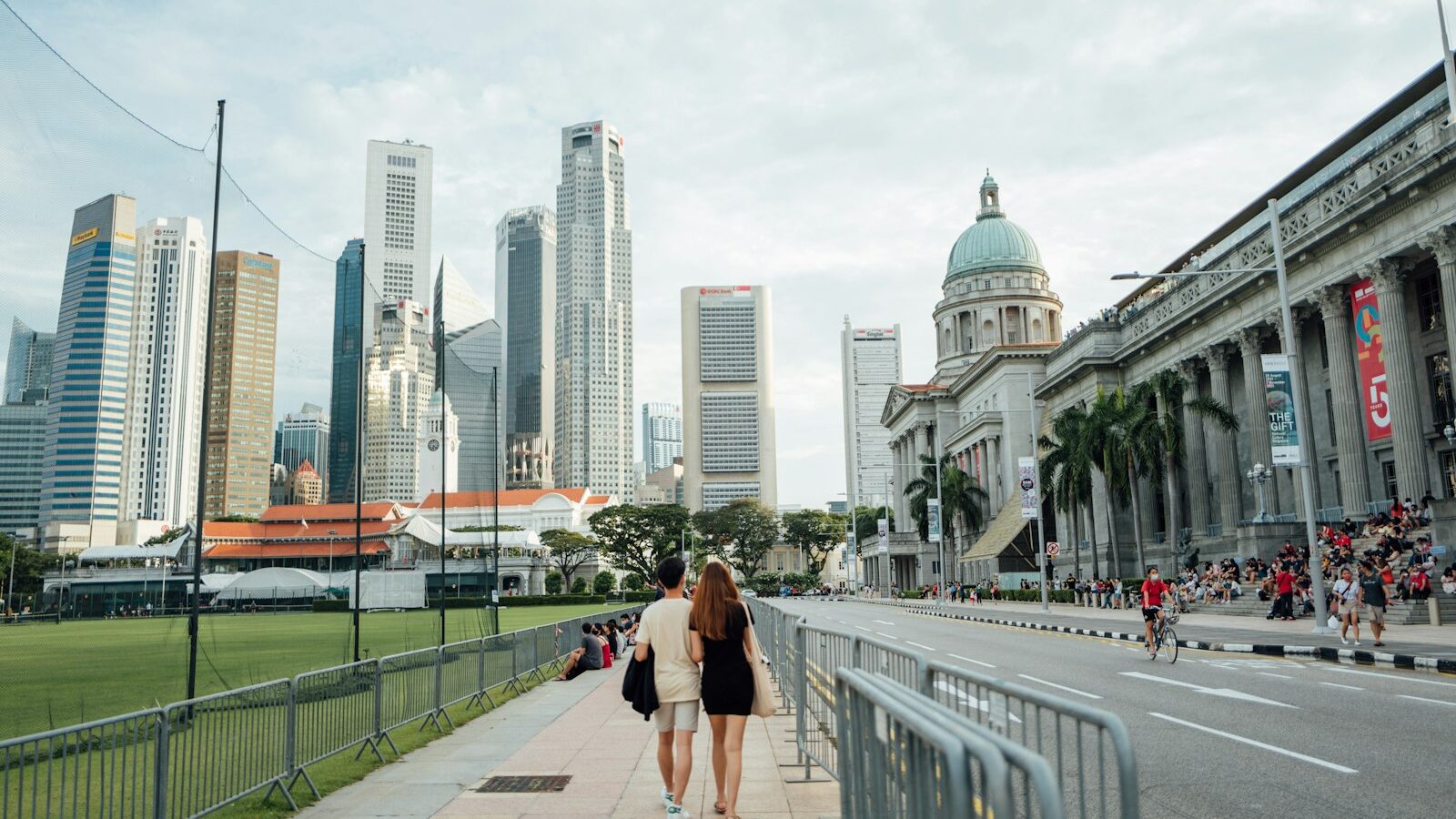 Choosing a Local vs Overseas University