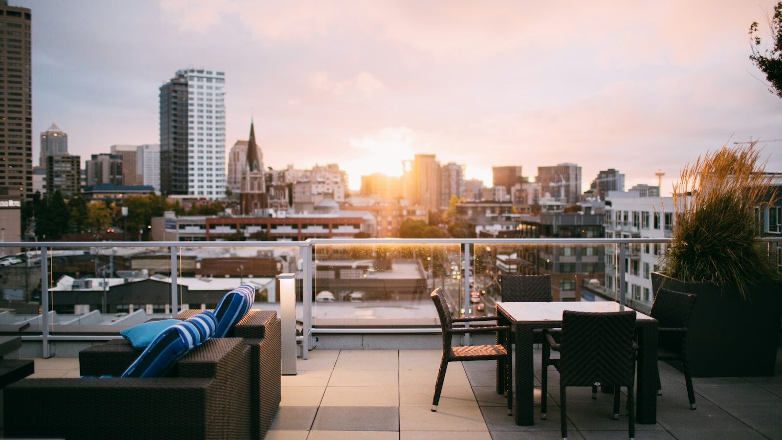 The Best Rooftop Bars in Singapore for Skyline Views