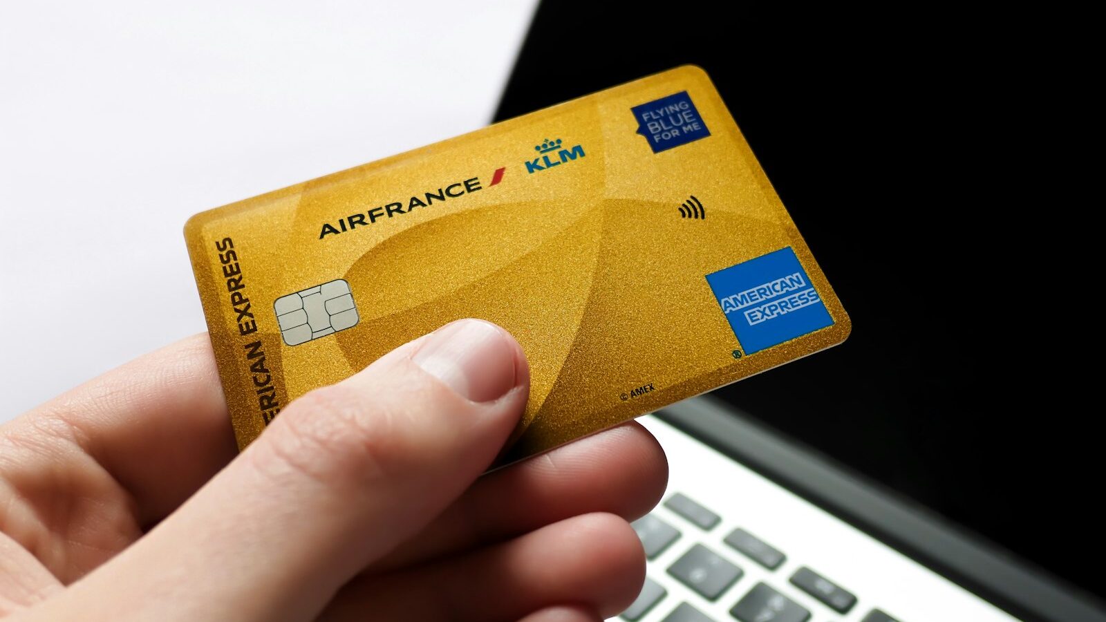 Cashback vs Miles Credit Cards