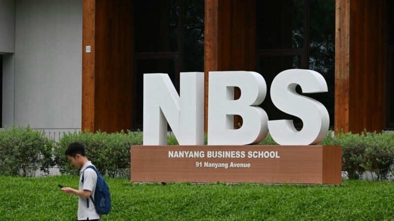 Helping Your Teen Choose University and Career