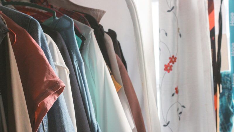 How to Declutter Your Wardrobe