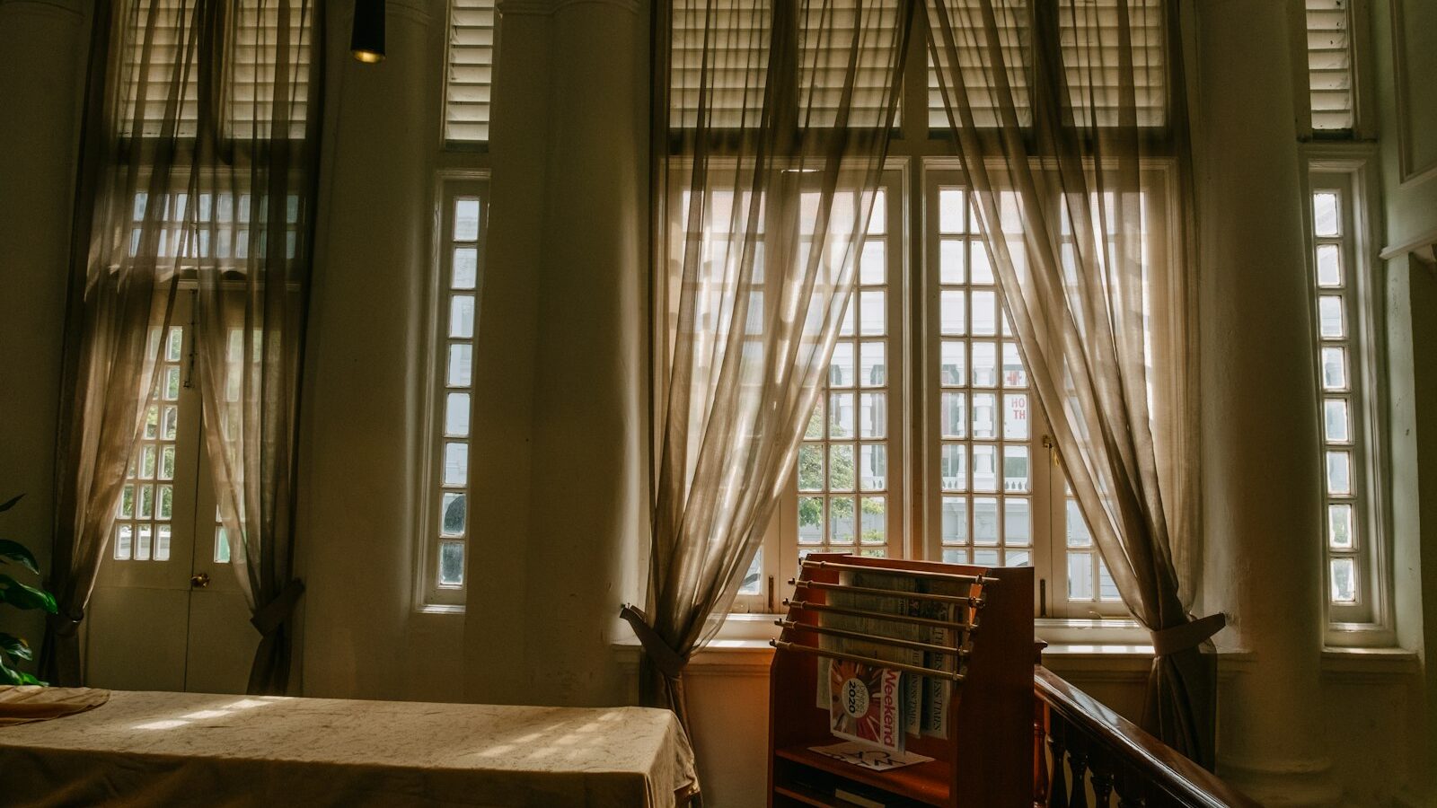 Installing Curtain Rails and Blinds Yourself