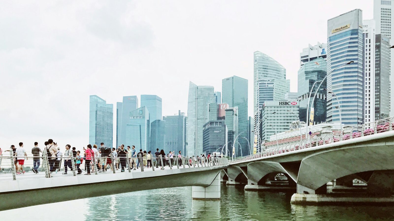 How to Make Friends in Singapore as a Newcomer