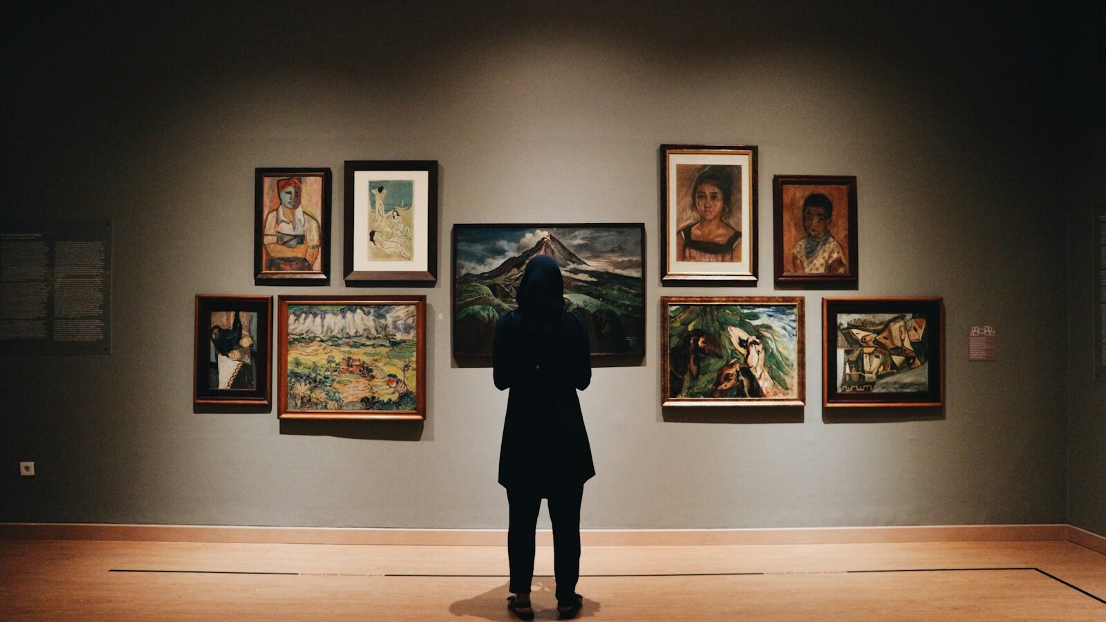 National Gallery Singapore: A Guide