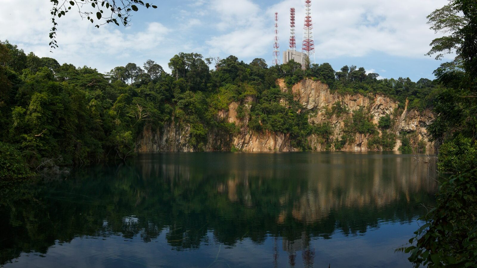 Reflections at Bukit Chandu: A History and Guide to Bukit Chandu, Singapore