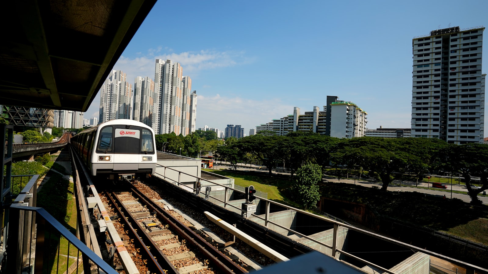 The Singapore MRT Guide: Getting Around by Train and Bus