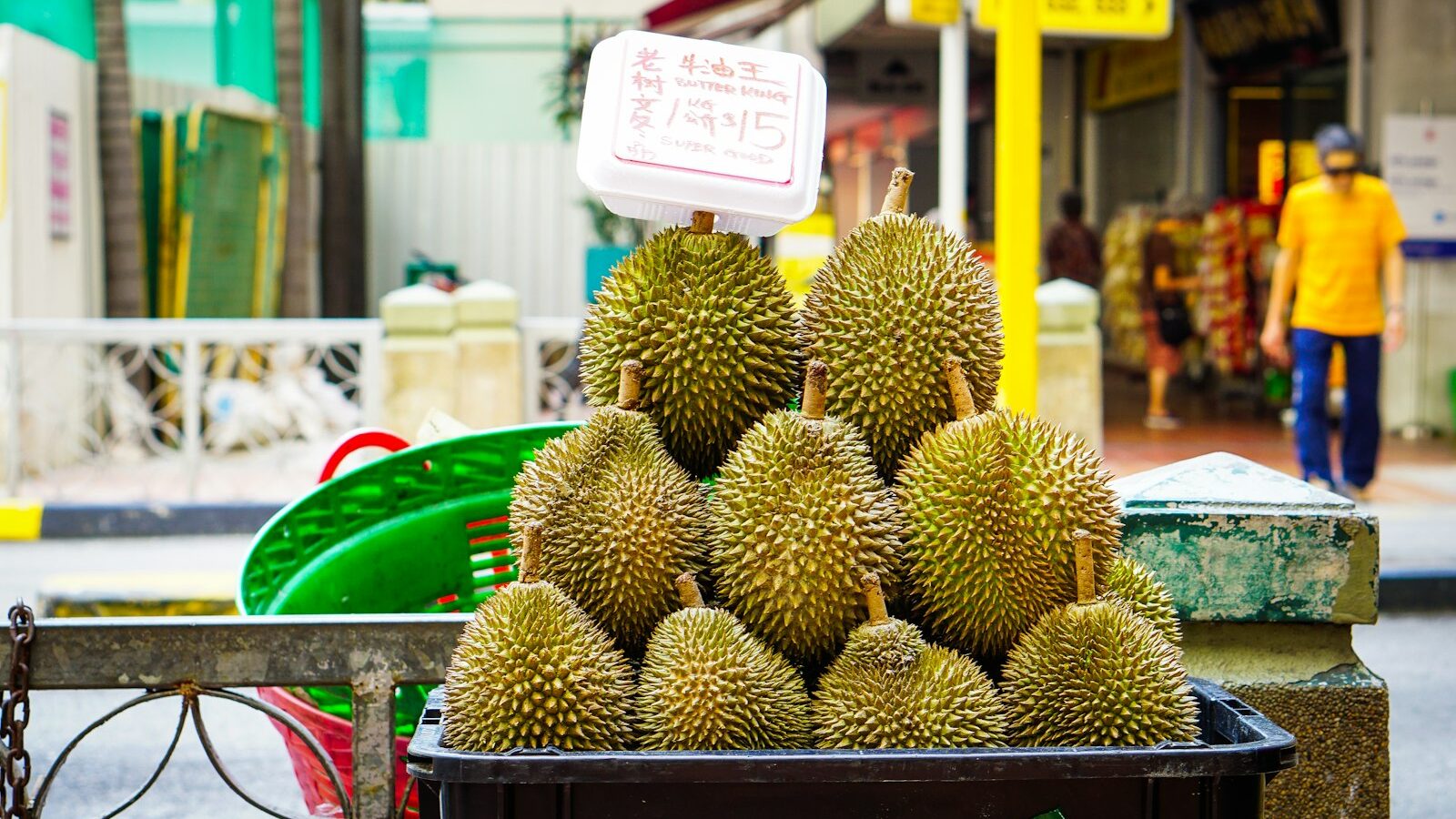 A Guide to Tropical Fruits in Singapore