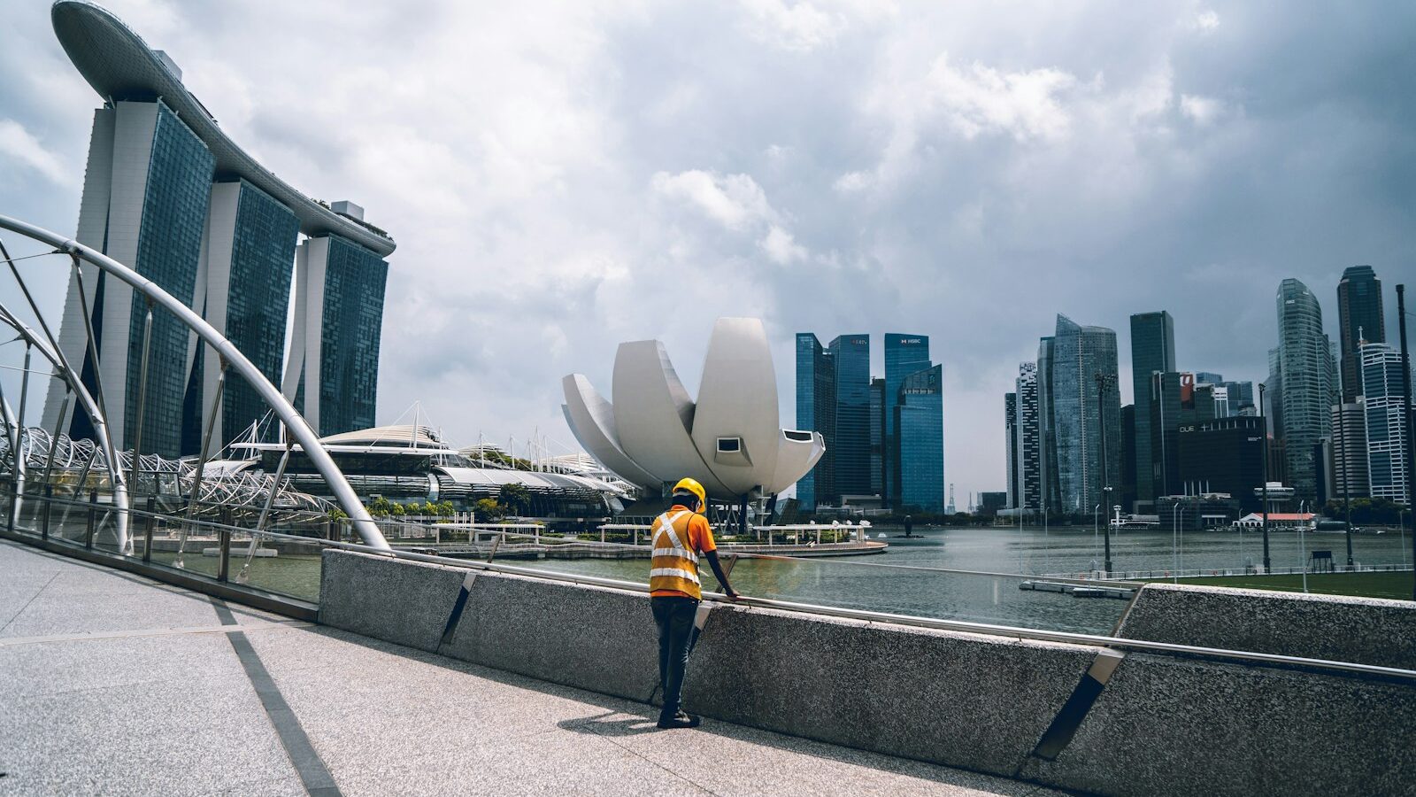 Understanding Your Employment Contract in Singapore