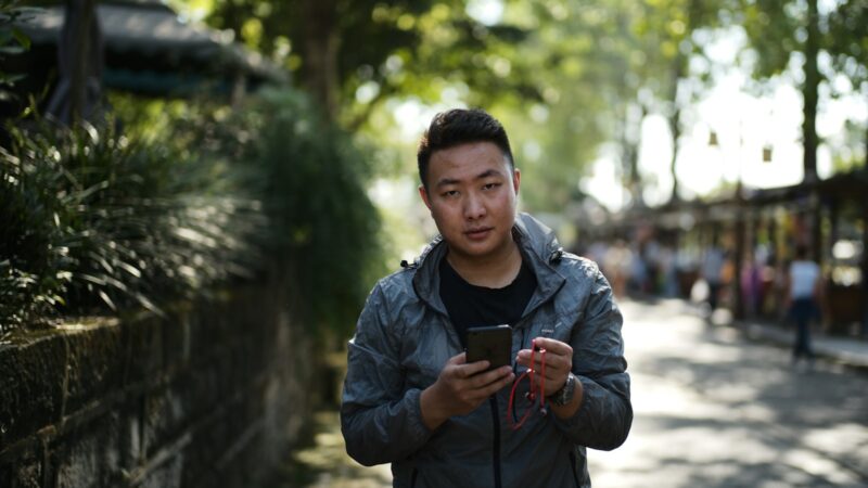 Using a Dual SIM for Your China and Singapore Numbers