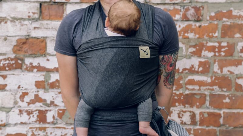 Choosing a Baby Carrier and Babywearing