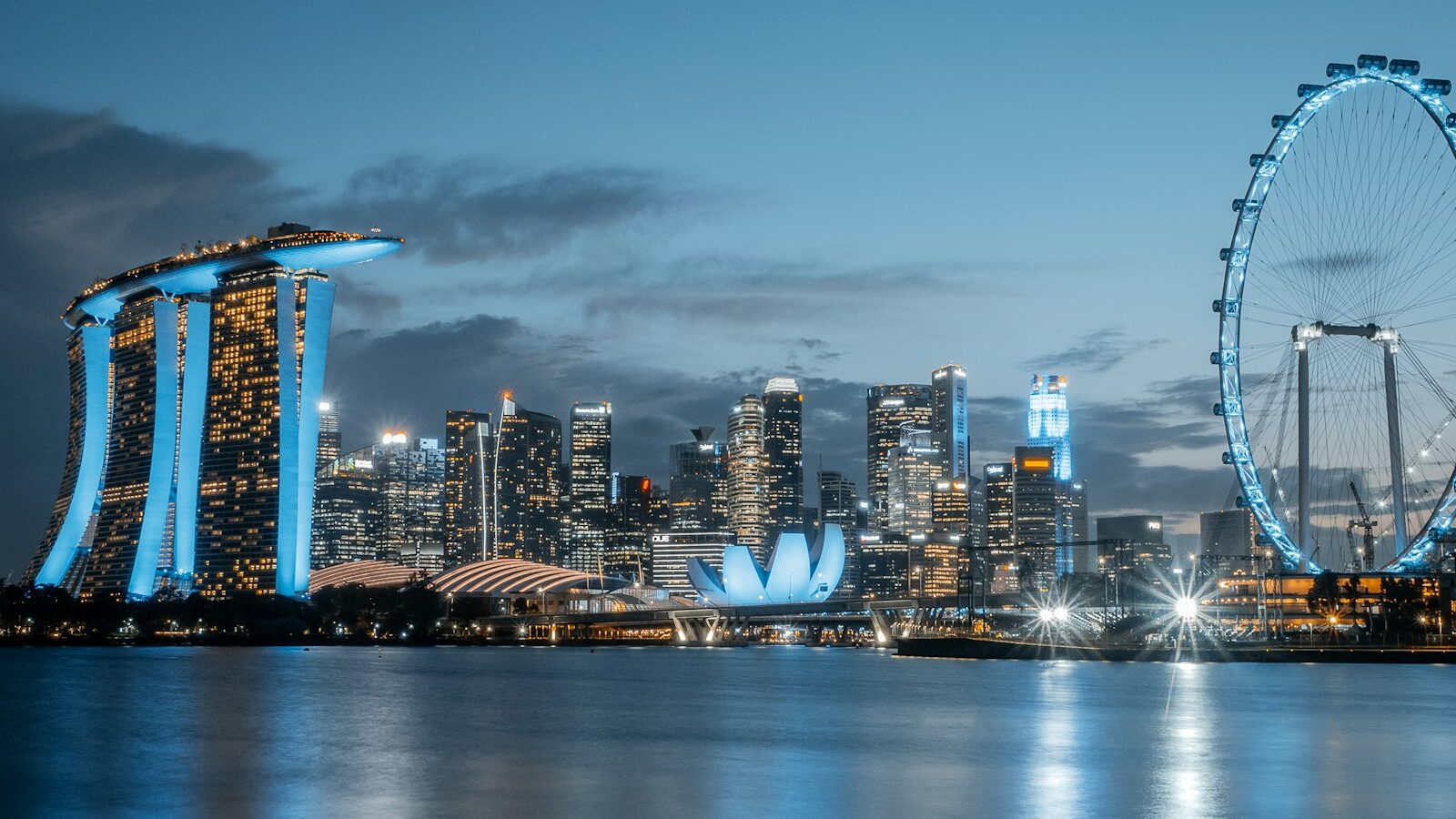 Handling Your Finances During an International Move