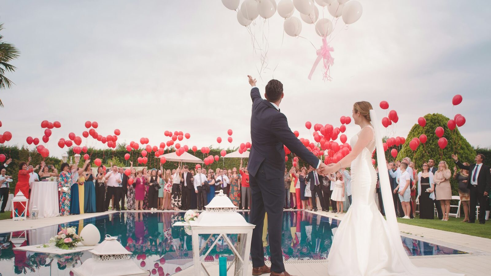 Who Pays for What at a Wedding